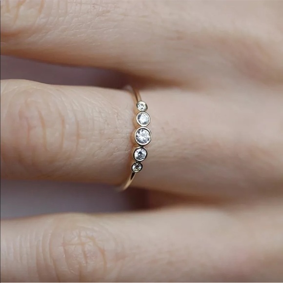 14k yellow gold diamond ring wedding band 5 stone - Picture 4 of 8